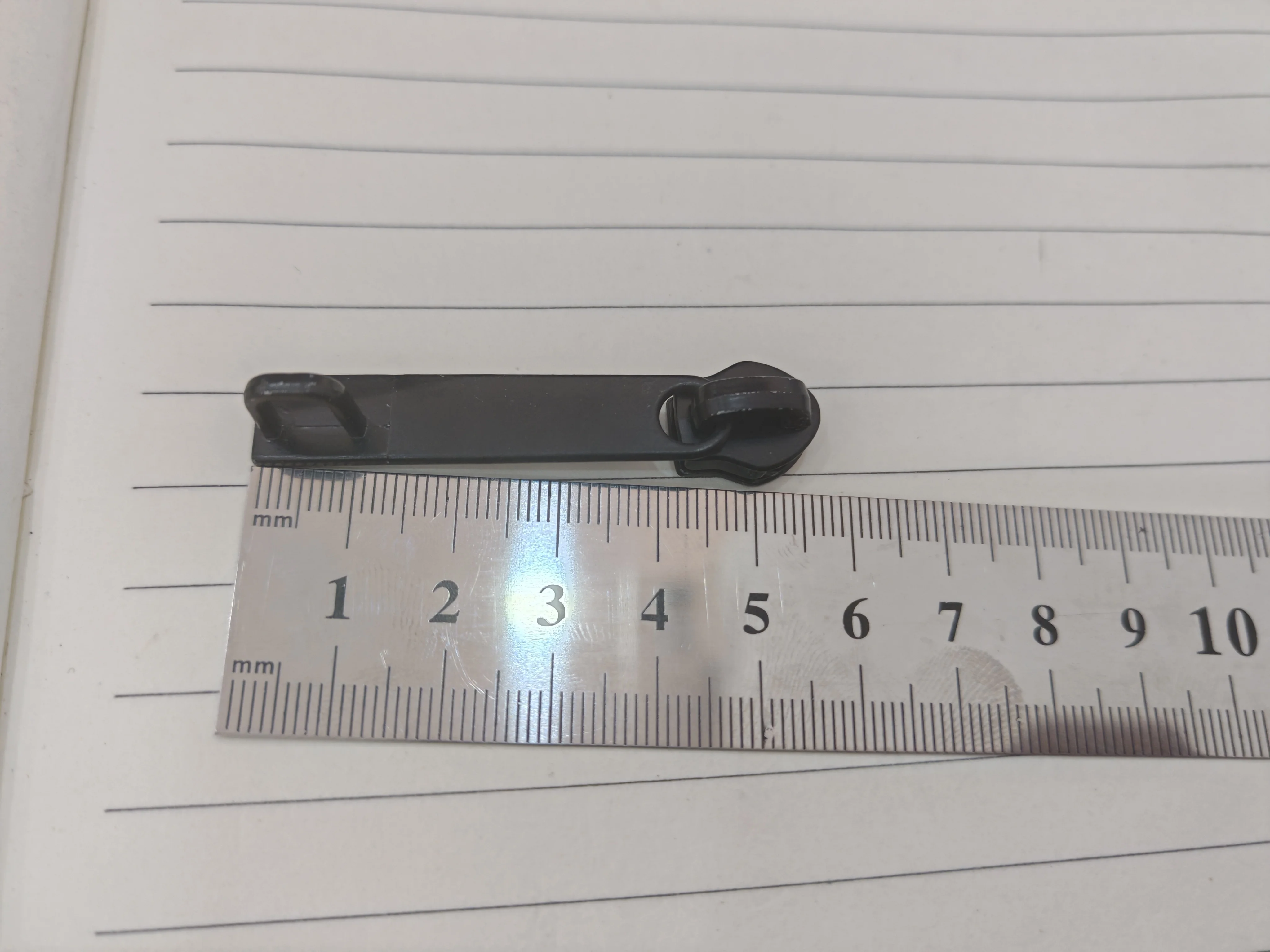 Description Picture 6 of item10-100pc Wholesale Black 8# Nylon Zipper Sickle Head Luggage Lock Hole Zipper Sliders for No.8 Nylon Zipper Lock Hole Puller DIY