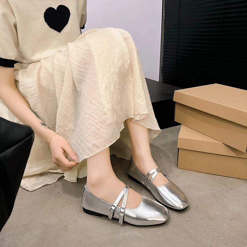 أحذية نسائية صيفية جديدة ذات فم مسطح ونعل مسطح أحذية ماري جين عالية الجودة برأس مربع