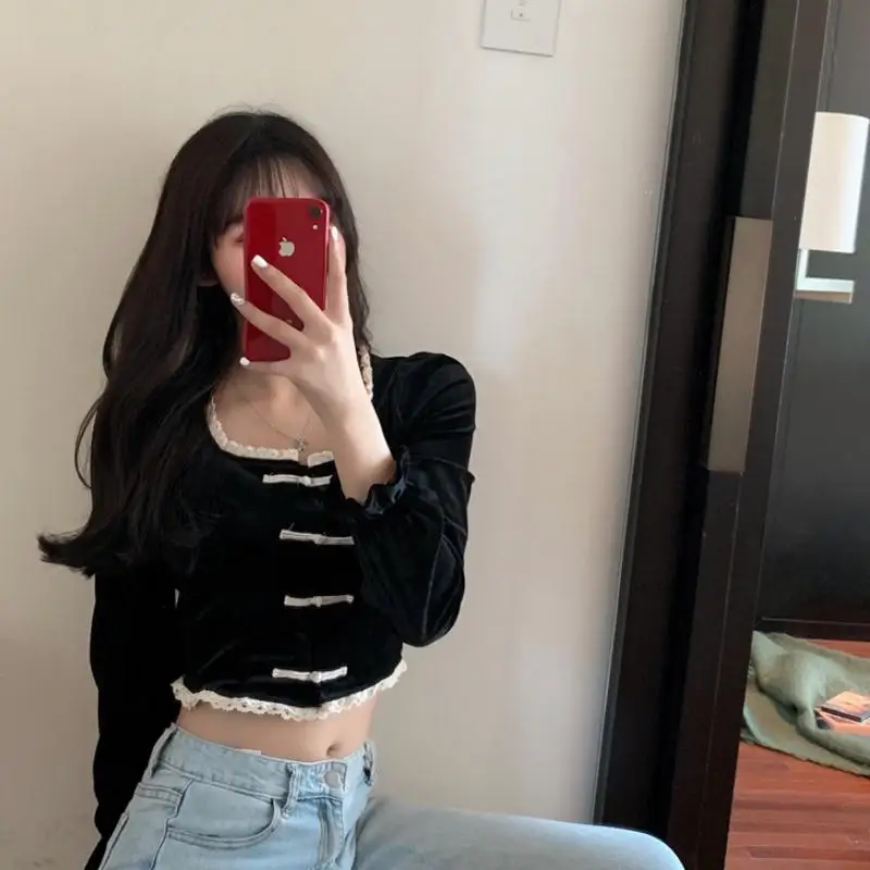 

Spring Festival Fashion Short Lace Women Square Collar T-shirt Girl Spring New Junior Long Sleeves Inside The Bottom Shirt Tide