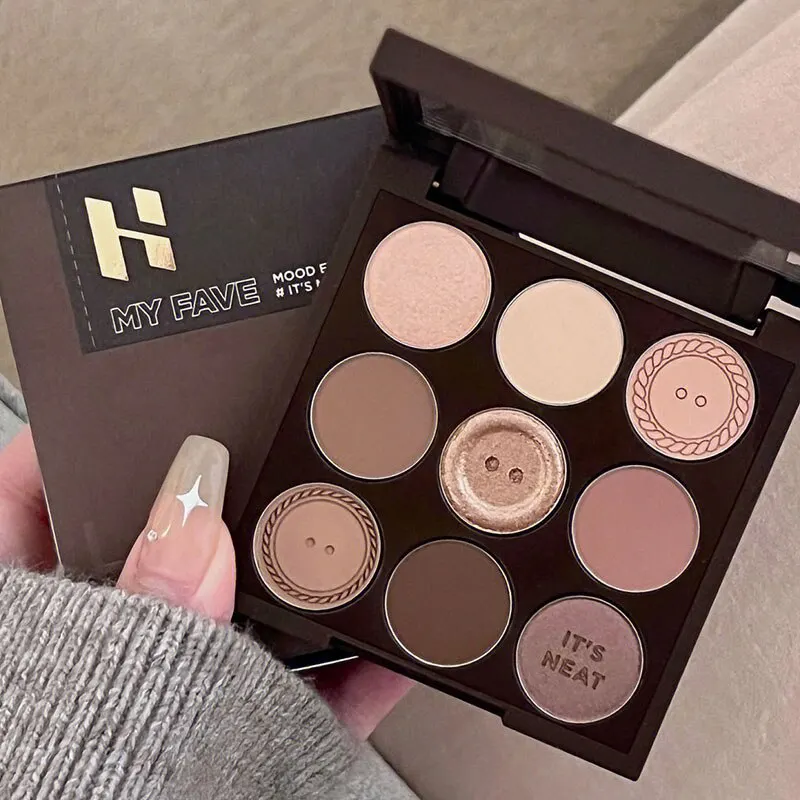 Nine Color Matte Eyeshadow Palette with Button Design