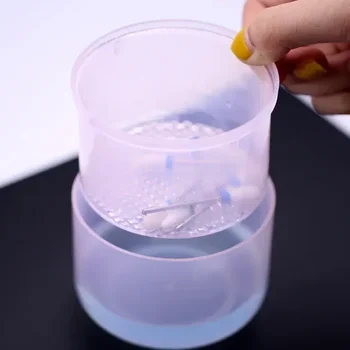 Scatola professionale per riporre gli strumenti per nail art da salone con funzioni di disinfezione e sterilizzazione per punte per trapano, tagliaunghie, pinzette e cesoie.