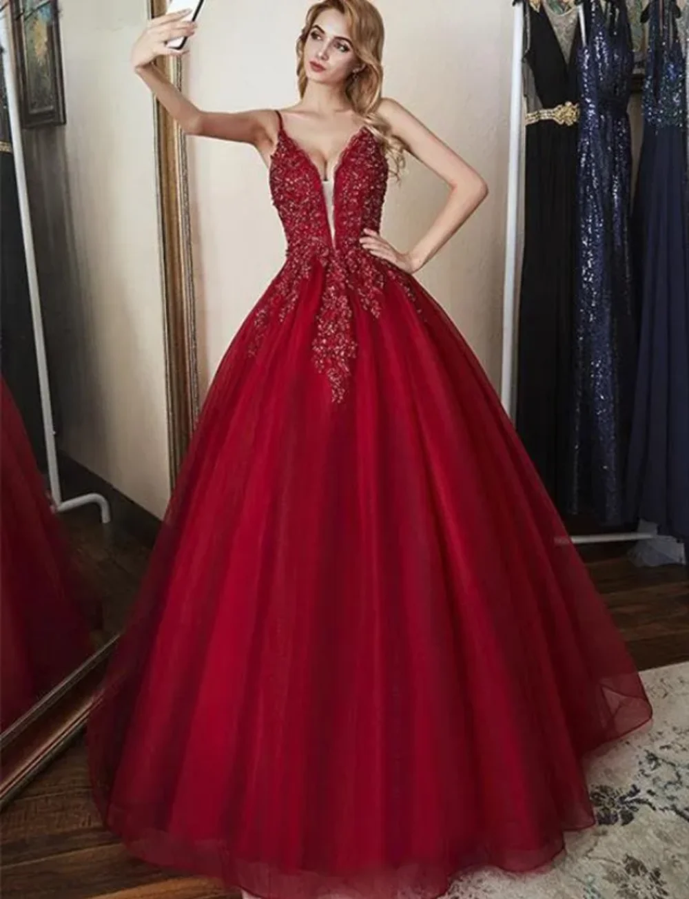 

Red Exquisite Tulle Party Prom Gowns V-Neck Spaghetti Straps Appliqued Evening Dresses 2024 New Customed Backless Robe De Mariee