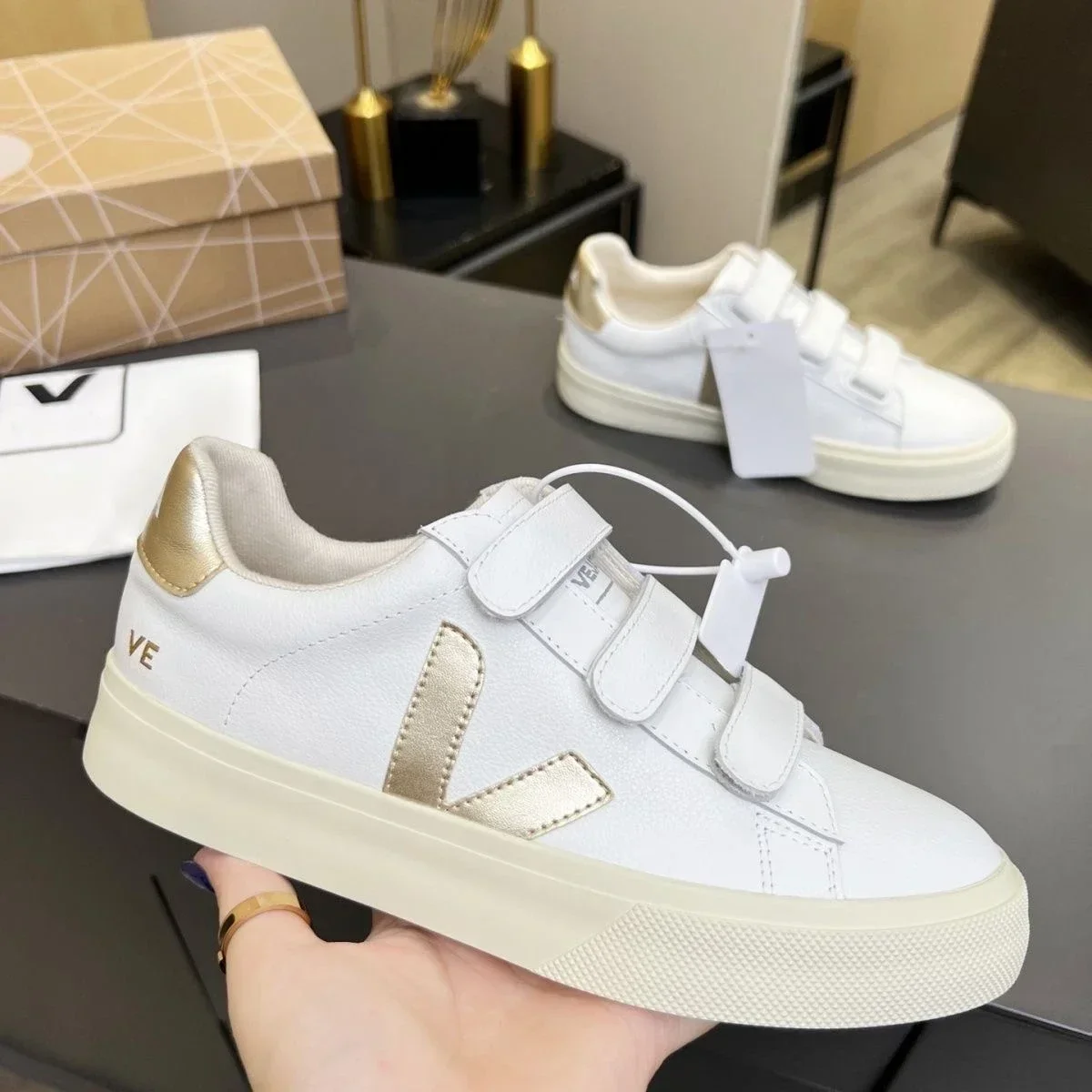 

Sneakers Women Summer Leather Hook&Loop Casual Shoes Ladies And Men Vulcanized Shoes Spring Fashion Breathable Sports Shoes