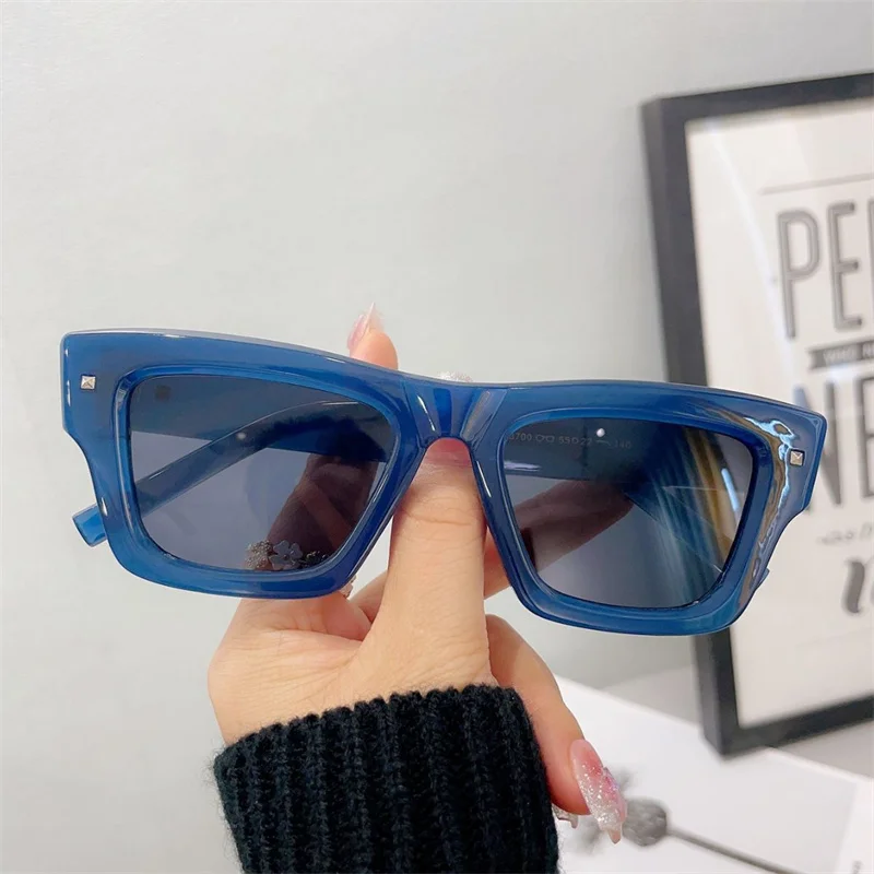

Trendy Style Sunglasses Women Men Classics Square Sun Glasses Vintage Brand Designer Black Blue Eyewear Shades UV400