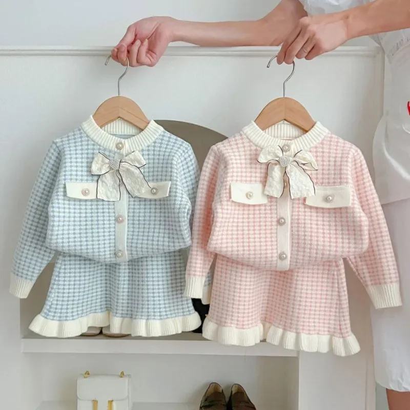 

Осенне-зимние комплекты одежды для девочек, детские милые осенние наряды, клетчатый свитер, кардиган, короткая юбка с оборками, одежда из 2 предметов