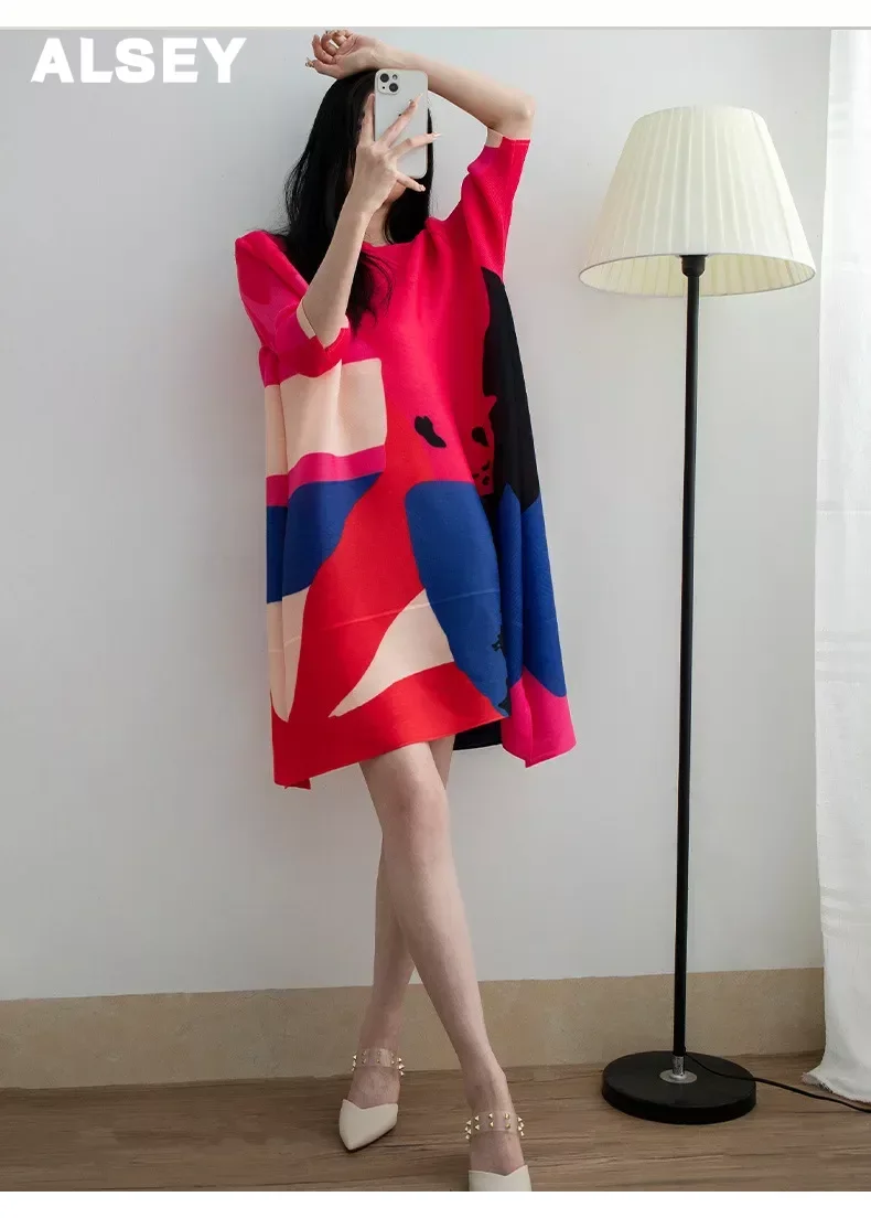 

ALSEY Miyake Pleated Korean Style Printed Round Neck 3/4 Sleeve Dress 2024 Summer New Women's Covering Loose Mid Length Dress