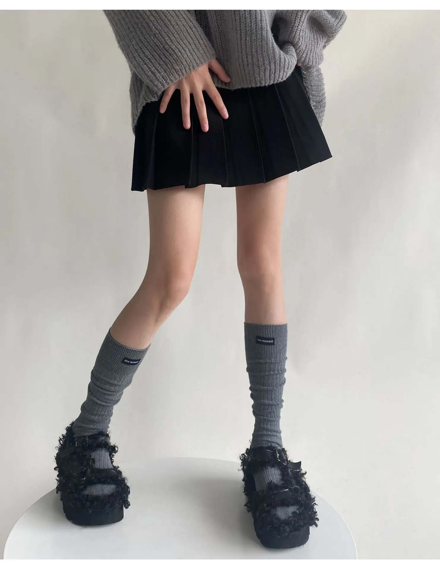 Herbst Winter Mode für Frau schwarz Etikett Englisch Buchstaben gestreifte Kalbs ocken Baumwolle High Tube weichen einfarbigen Maillard-Stil – Detail 22