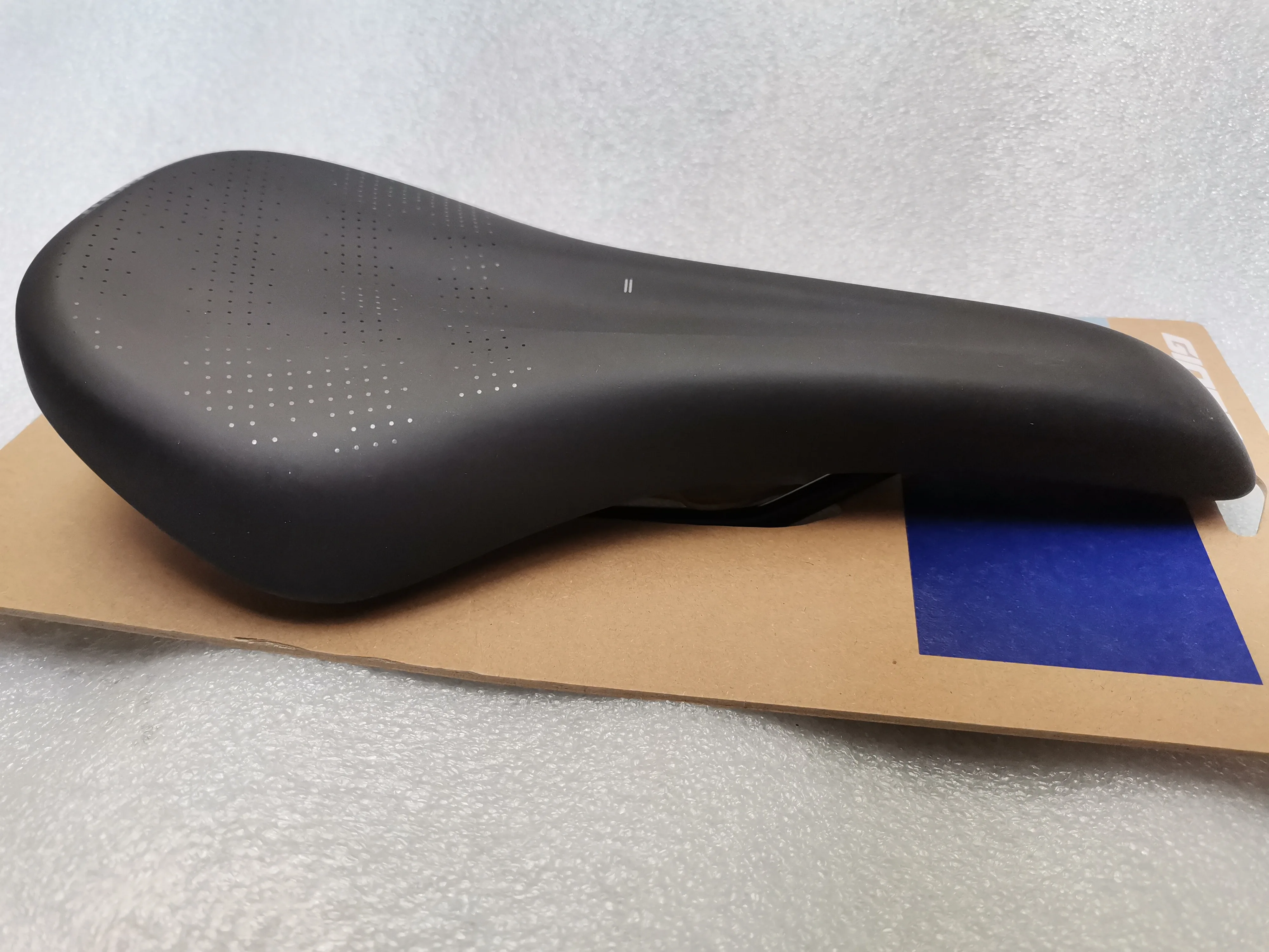 GIANT ERGO CONTACT TRAIL SEAT SADDLE MTB CITY TOURING 147MMX271MM