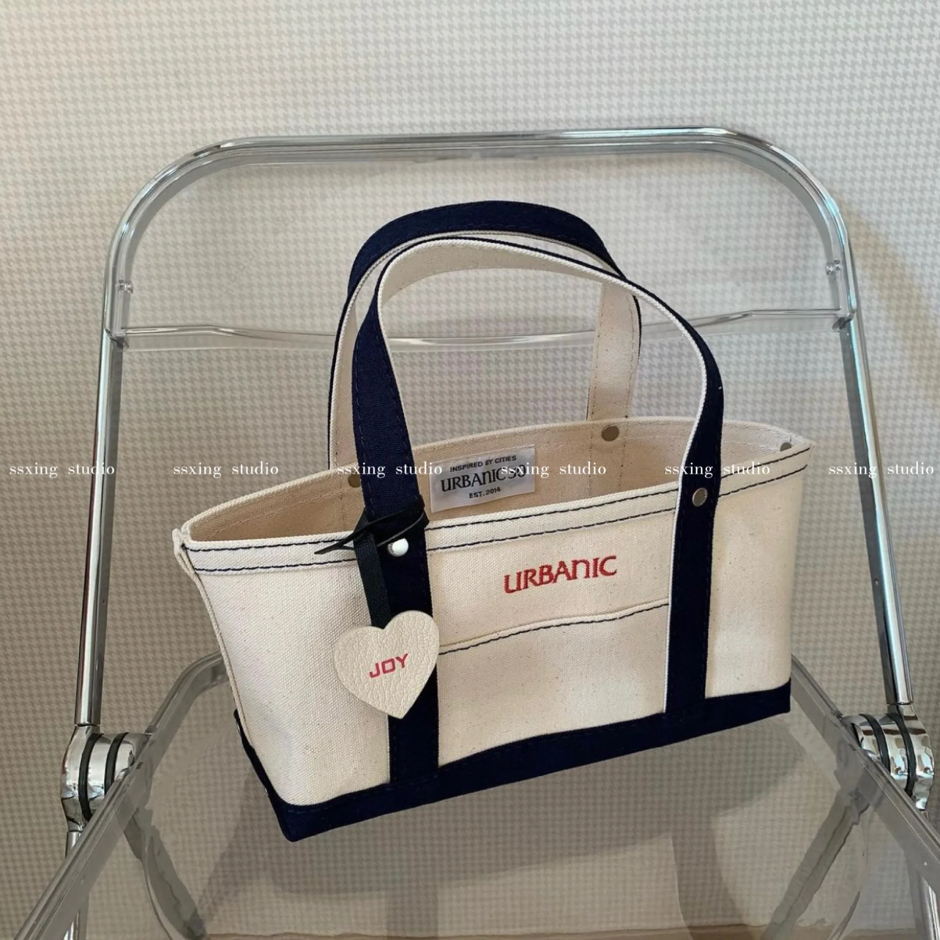 

South Korean designer brand urbanic canvas bag stitching handbag embroidered letter shopping ins cloth bag bag