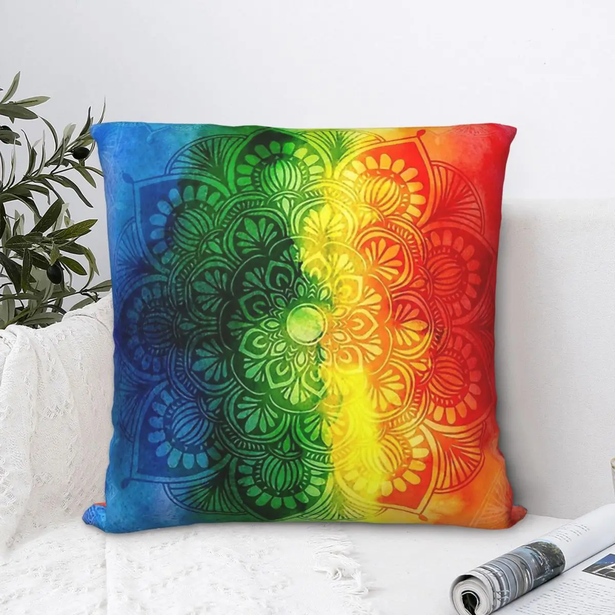 

Декоративная подушка Pride Rainbow с рисунком мандалы