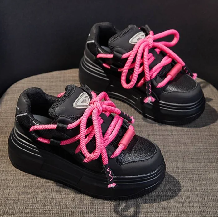 Pravá kůže bílá pro ženy na jaře 2024, nové malé sportovní boty s tlustou podrážkou a piškotovým vzorem, boty na chléb_voghion.com