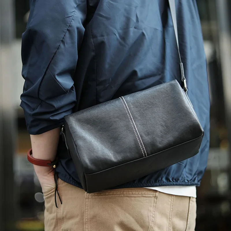 

AETOO Original leather men's commuting single shoulder crossbody bag plant tanned soft cowhide small bag simple men's bag senio