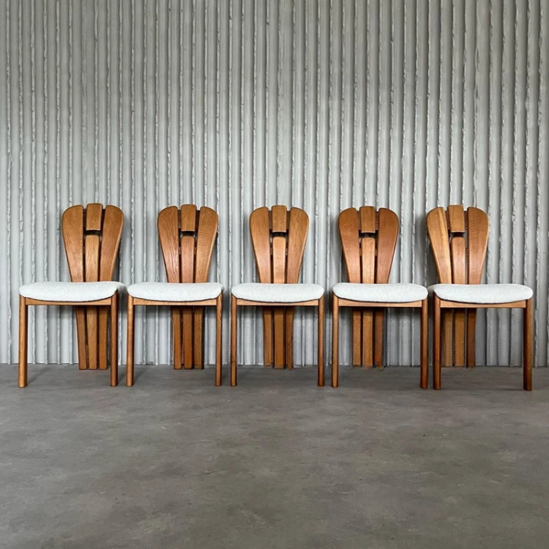

Medieval style retro petal solid wood dining chairs Nordic minimalist homestay