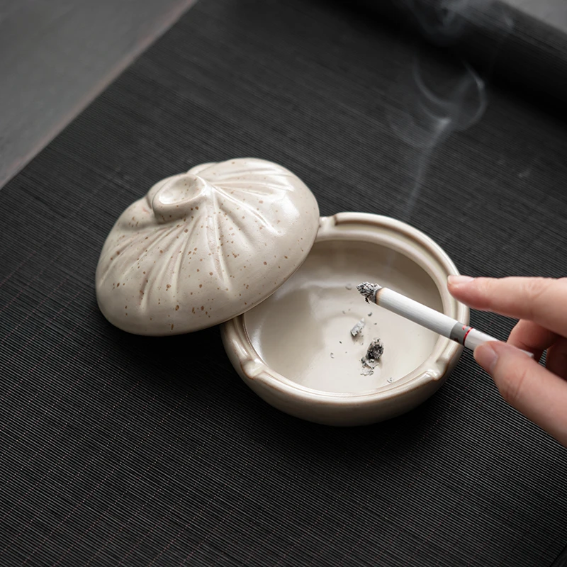 

Remember the "Bun Ashtray" creative ceramic small coffee table with lid household personality decoration ashtray