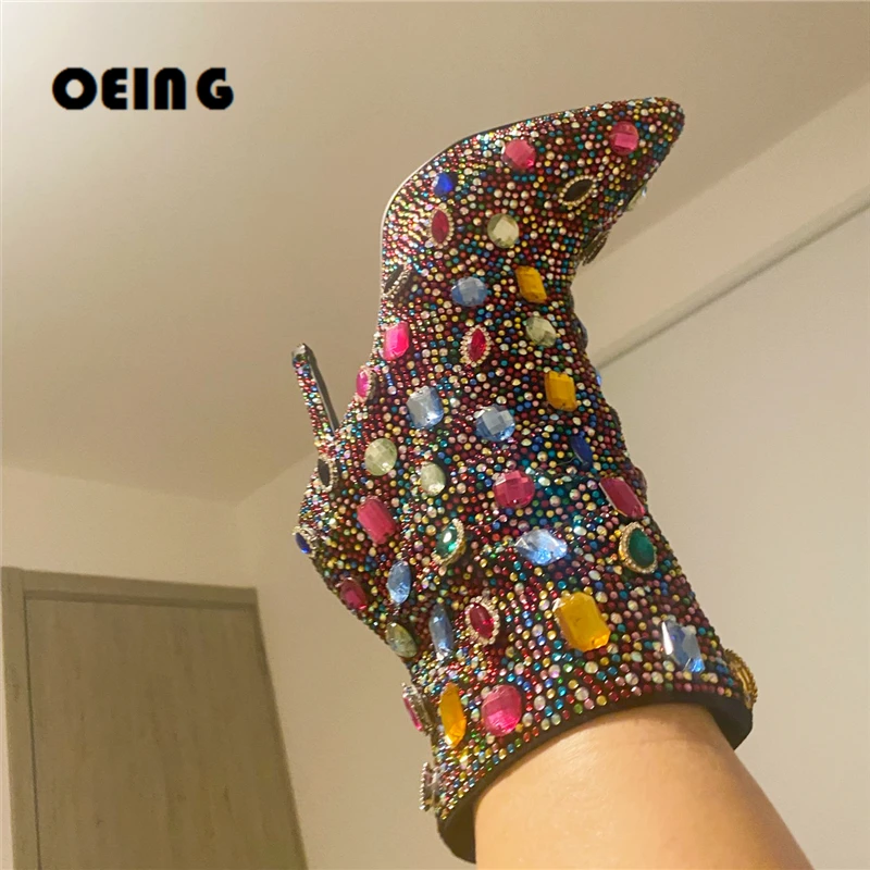 

Женские разноцветные ботильоны с украшением из кристаллов, женские ботинки на высоком каблуке с острым носком, ботинки с украшением в виде драгоценных камней, обувь в стиле барокко