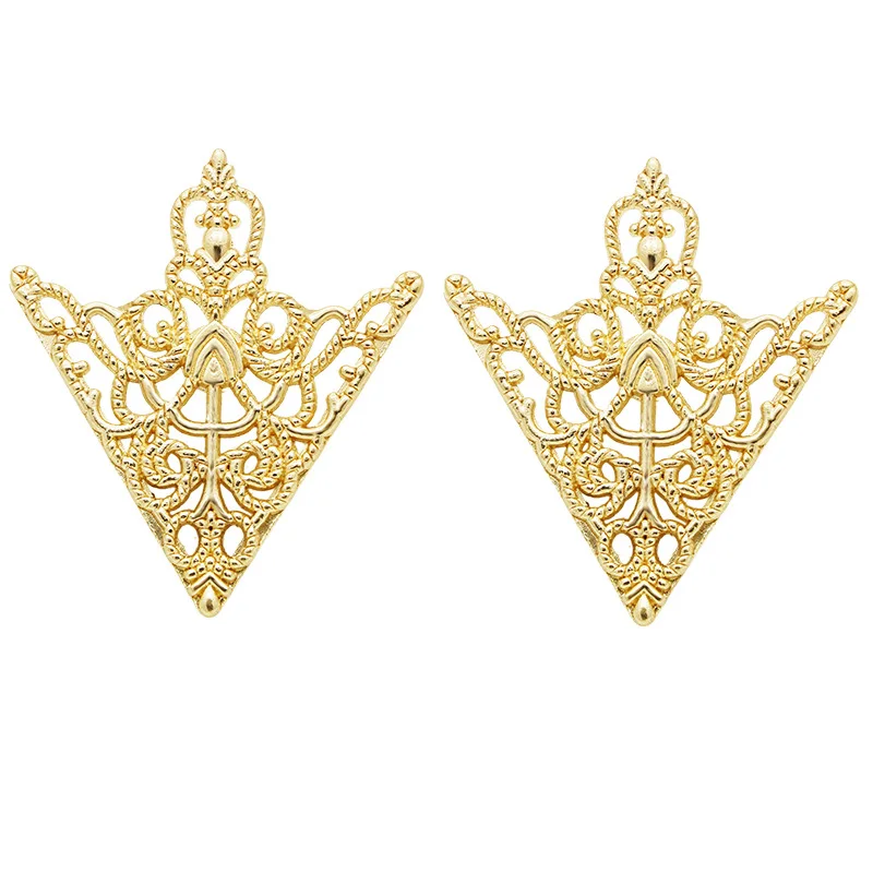 

Fashion hollow crown collar brooch collar corner badge