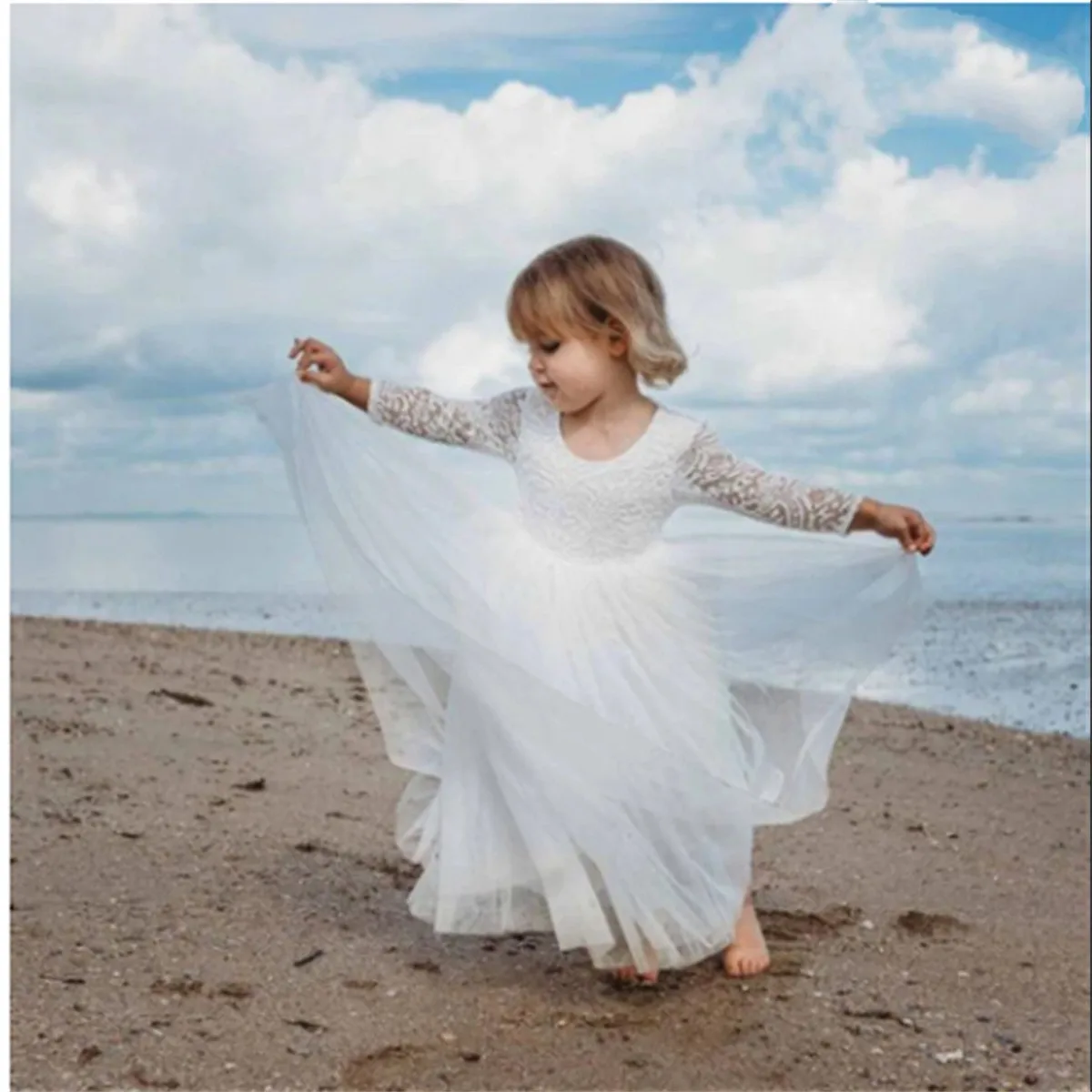 

Simple Lace Appliques Long Sleeves Flower Girls Dresses For Weddings Backless Birthday Party Princess First Communion Banquet