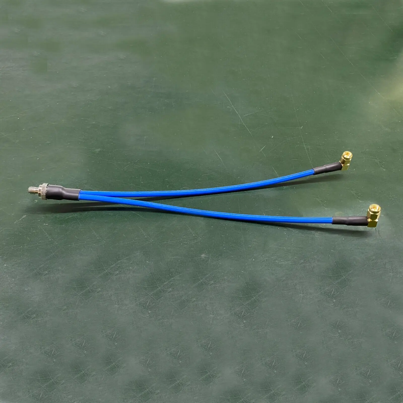 

Y type 1x SMA Female to 2x SMA Male Right Angle Branch Cable RG402 Blue cable Coaxial Cable RF 50ohms High Quality Tangerrf