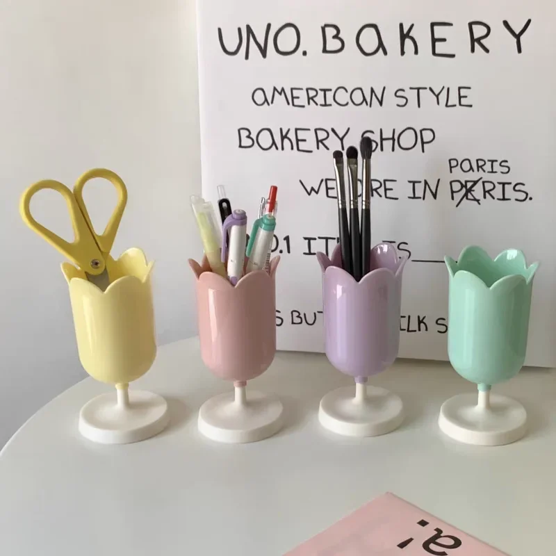 INS Tulips Storage Bucket Pen Holder Plastic Storage Tank Cup Makeup Brush Holder Desktop Organizer Students Stationery pen holder