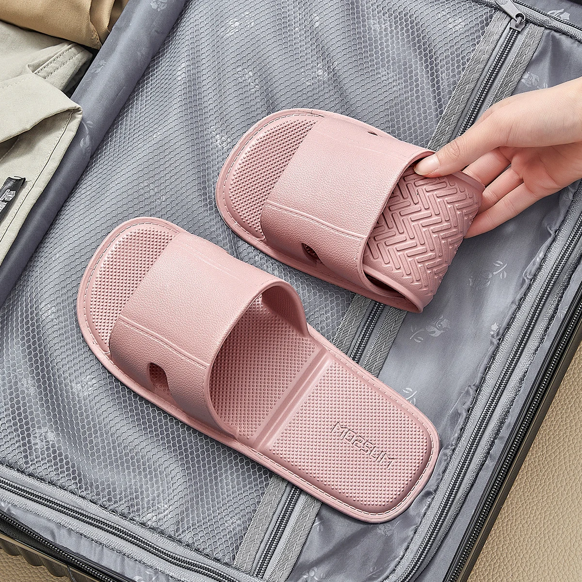 Foldable House Slipper Hotel Travel Shoes Non disposable Non-Slip Portable Home Guest Use Women Slides Flat Salon Homestay Hotel 2