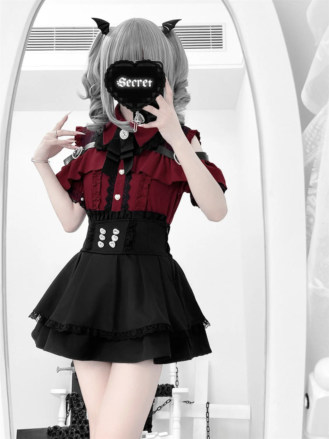 Red top [short sleeves