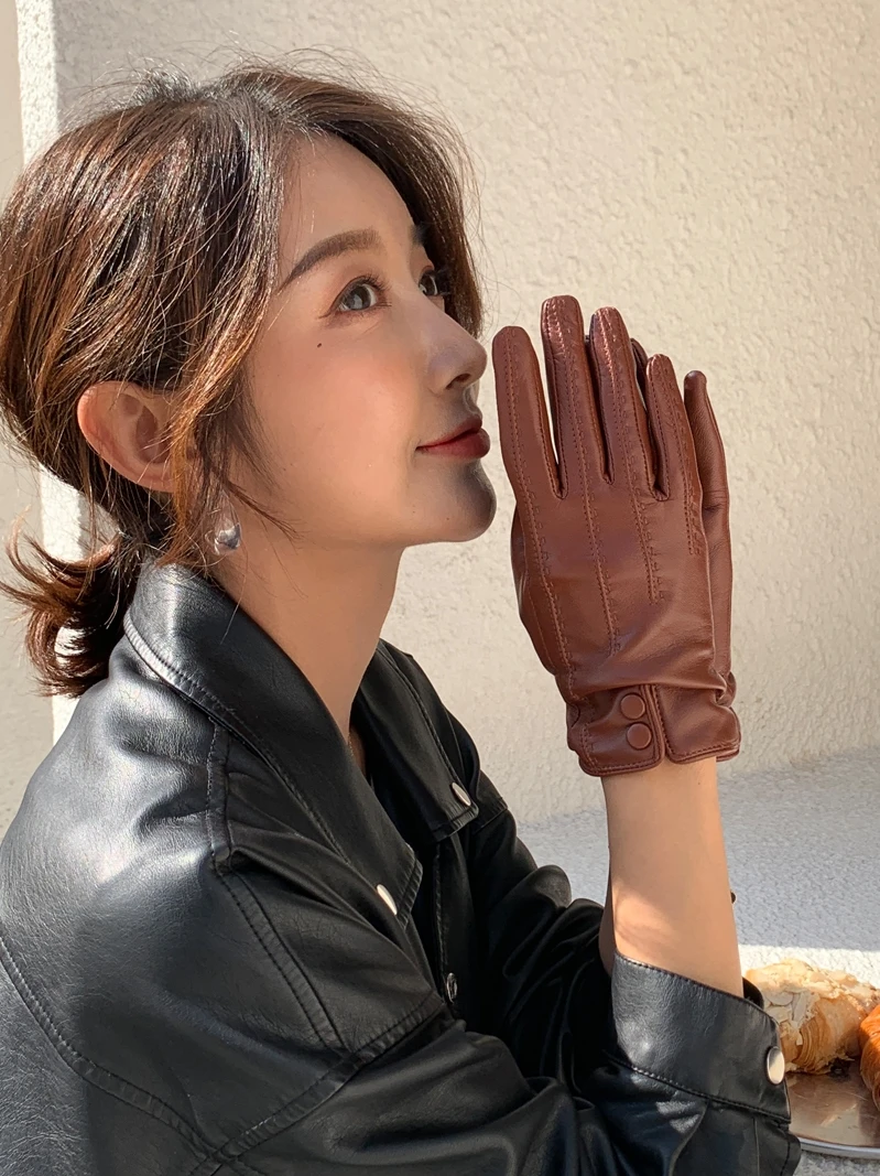 

Goatskin ladies autumn and winter touch screen leather gloves coffee art elegant string flower thin velvet warm French gloves