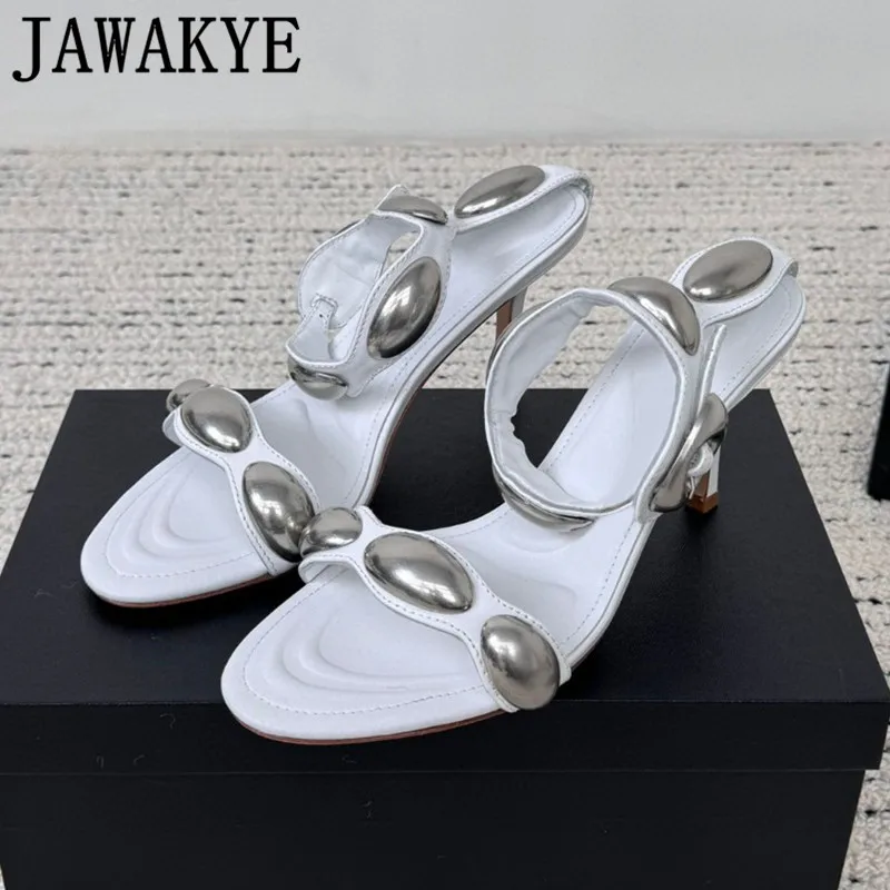 

2024 Bohemian Beach Shoes Summer Brand High Heel Sndals Silver Metal Decor Leather Sandals Ladies Flip Flops Flat Dress Sandals