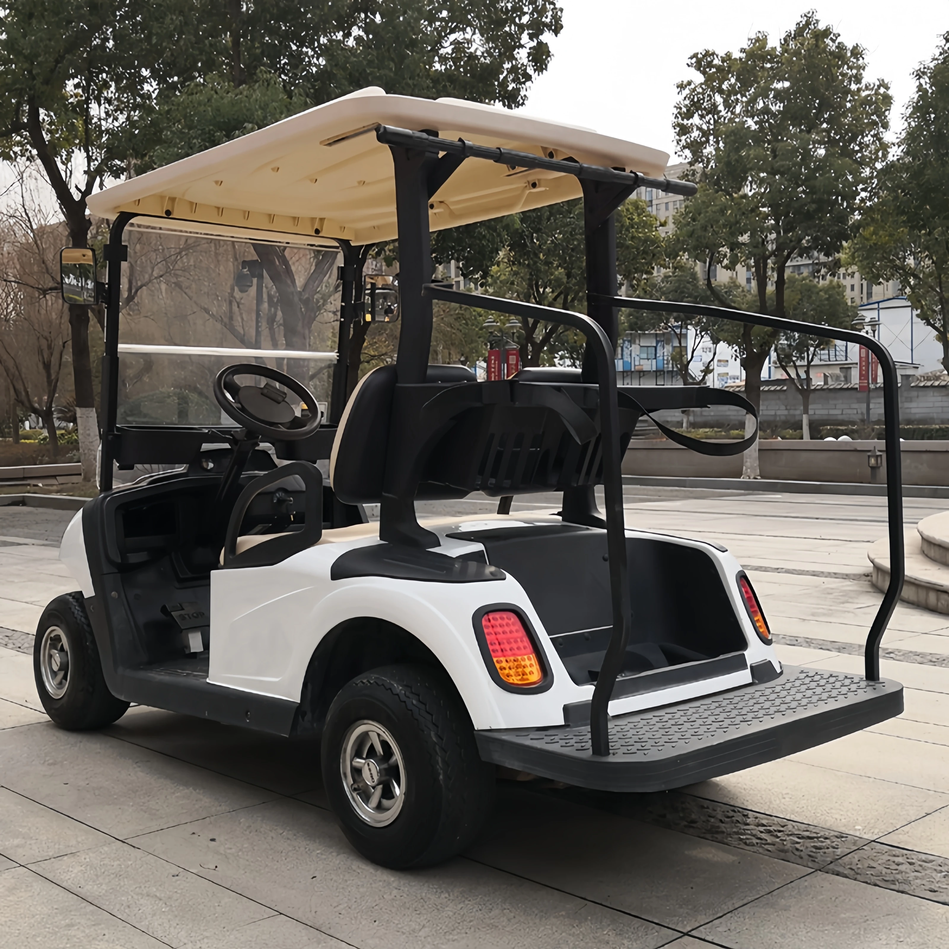 Electric golf car 60V/150ah maintenance free battery latest practical electric Chinese golf cart