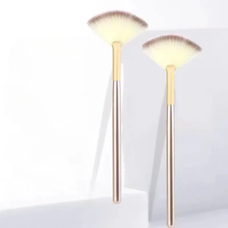 Makeup Brush Set Highlighter Brush Fan Shape Powder Brush Makeup Accessories