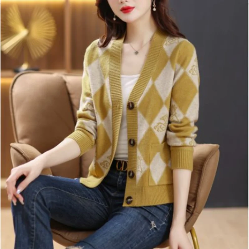 Women's Clothing 2023 Fashion New Splice Pockets Button V-neck Long Sleeve Autumn and Winter Versatile Commuting Print Sweater