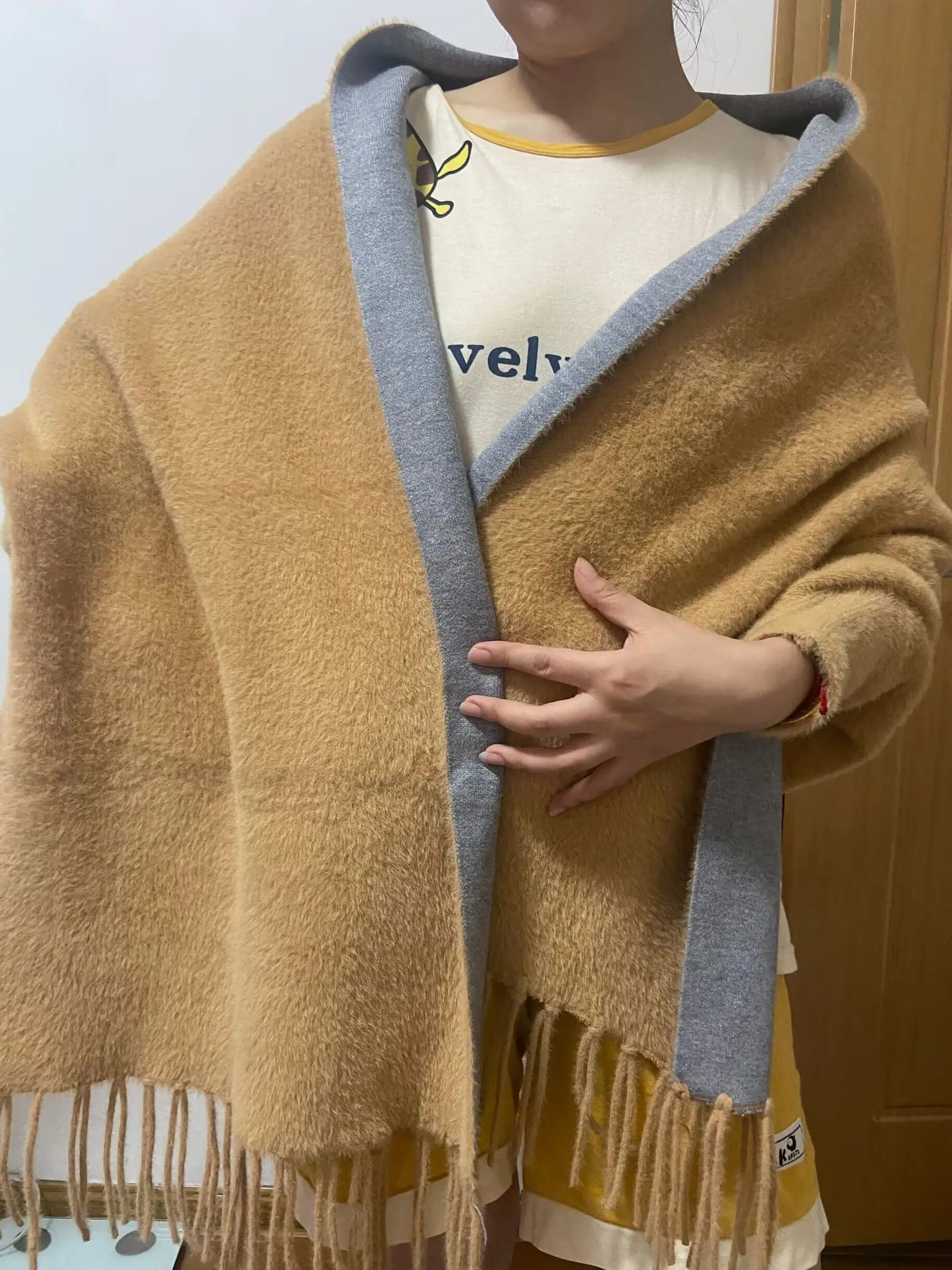 

New Style Women Plus Size Tassel Knitwear Winter Long Capes Inside Knitted With Outside Velvet Out Streetwear Overcoat