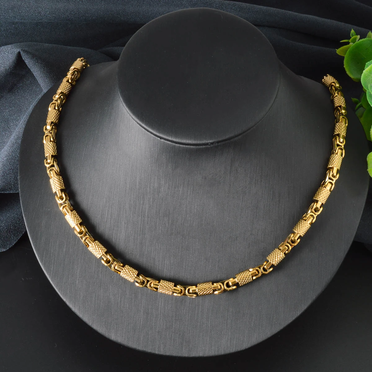Trendige 18K Vergoldete Edelstahl-Kugelketten-Halskette Herren Hip-Hop Kubanische Gliederkette Wasserdichter Modeschmuck