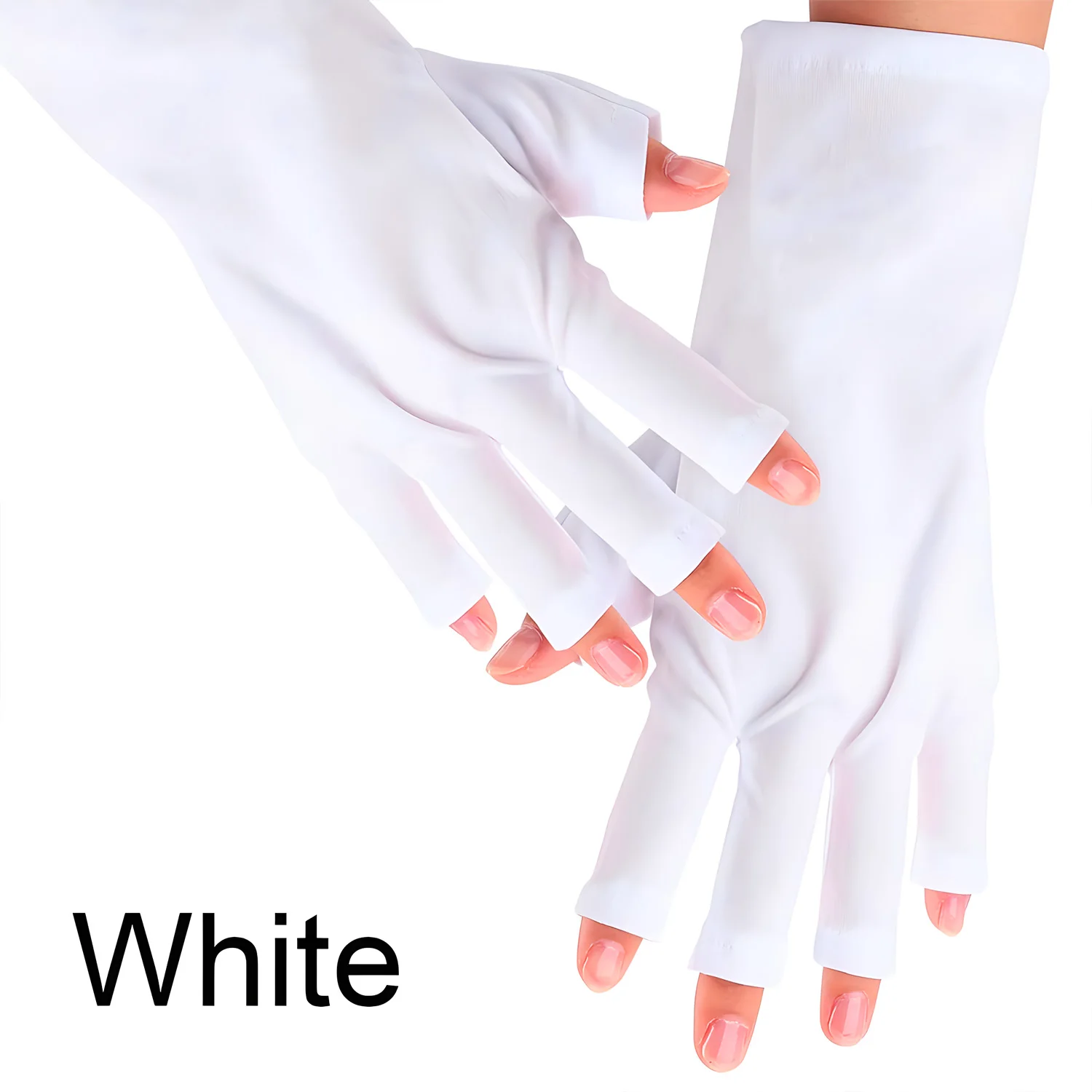A pair white 22cm