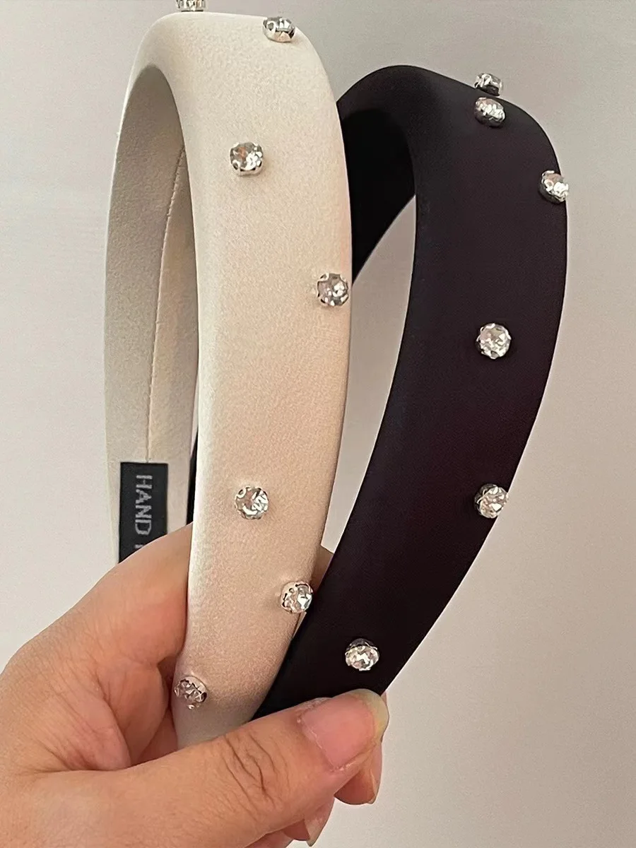 Glitzernde Kristall-Satin-Stirnbänder für Frauen, mehrfarbiges handgefertigtes Haar-Accessoire, rutschfestes Haarband für Alltags- und Party-Outfits. – Detail 8