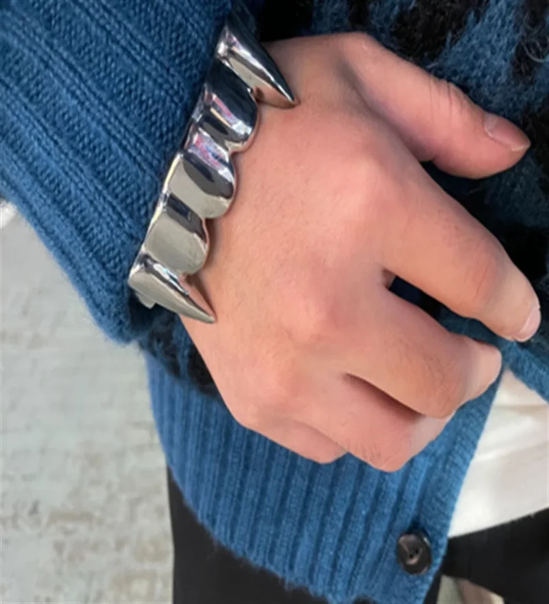 Extravagantes Trendiges Hip-Hop-Punk-Ornament Vampirzahn-Armband für Paare, Street-Party-Armreif für Damen und Herren, Charm-Schmuck-Geschenk – Detail 13