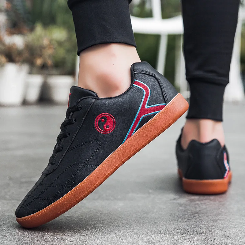 Women and Men Tai Chi Shoes Traditional Chinese Bagua Shoes Non Slip Performance Martial Arts Outdoor Sneakers