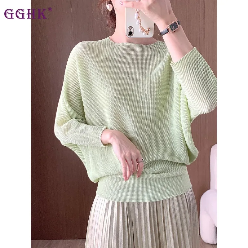 

GGHK Miyake Casual Pleated Loose T-shirt Women Round Neck Batwing Sleeves Solid Color Tops Fashion 2024 Spring New Clothin