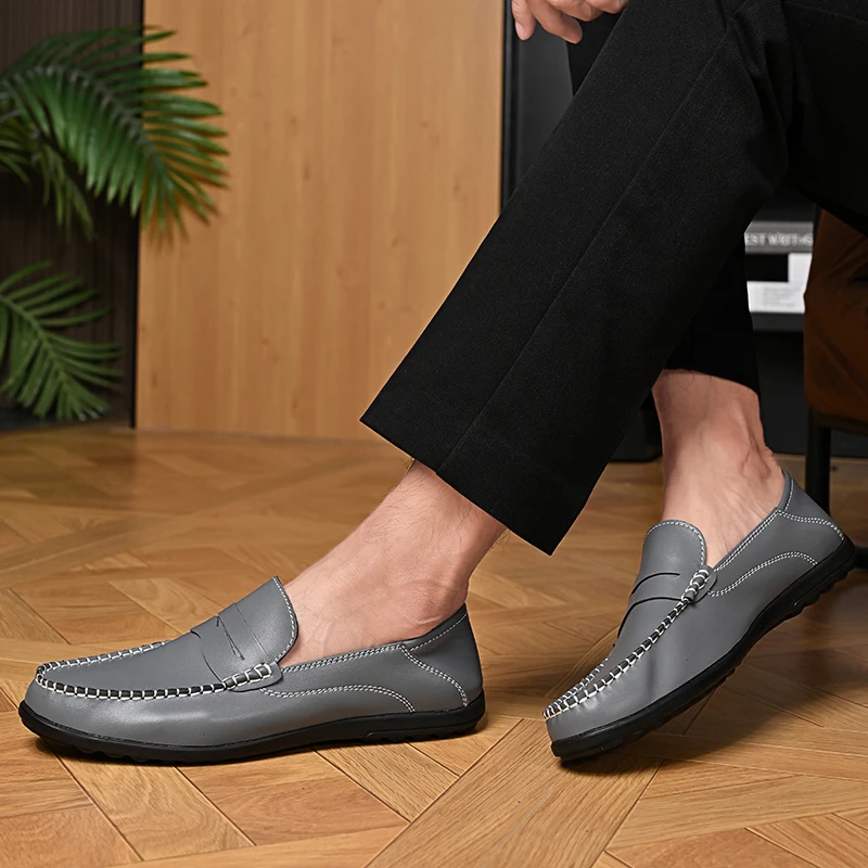 Leather shoes Shoes for Men Autumn Flat Leather Shoes Lightweight British Fashion Trend Brand Driving Business Men's