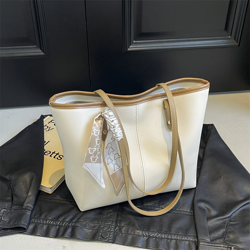 thumbnail image 1 of Bolso de mujer popular de alta calidad 2024, bolso de mano de gran capacidad a la moda, bolso de viaje versátil de material PU, 1 of 5