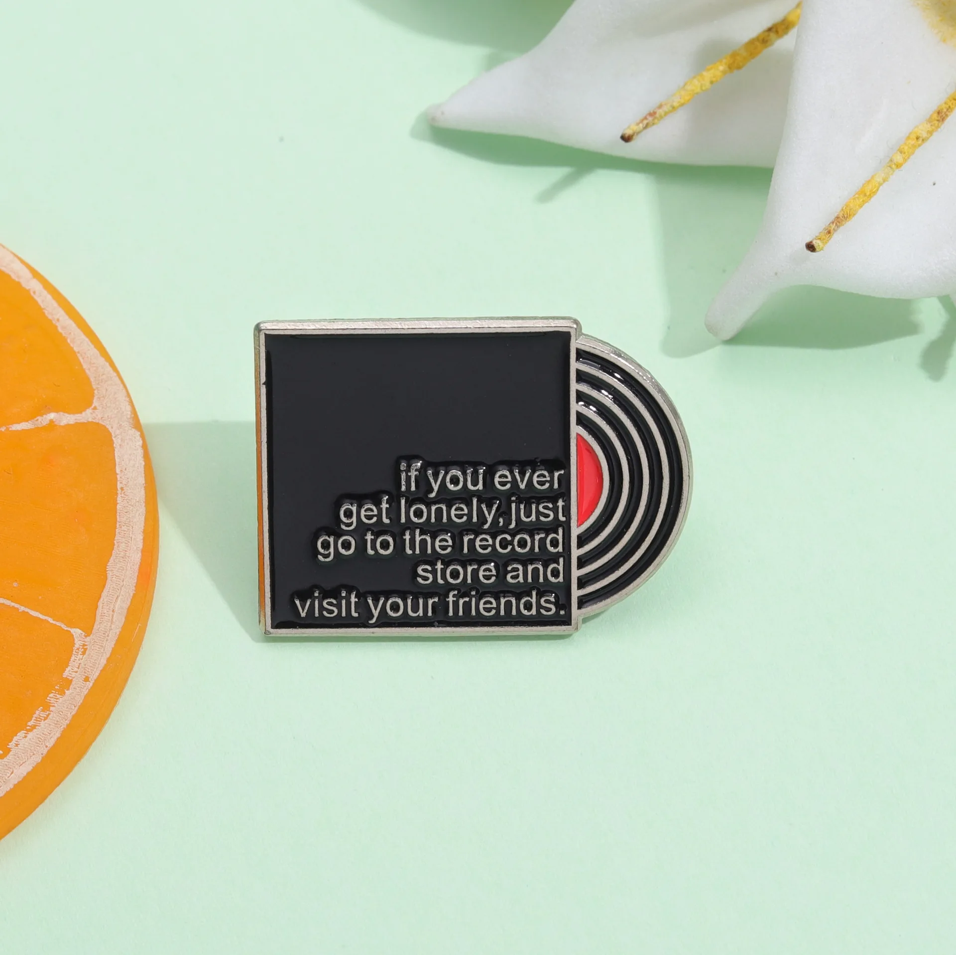 Se Mai Ti Senti Solo Vai Al Negozio Di Dischi E Vist I Tuoi Amici Spilla Smaltata Spilla In Metallo Spilla Gioielli All'Ingrosso