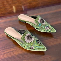 Velour Embroidery Flower Slippers Women Pointed Toe Flats Mules Elegant Ladies House Pantufa Shoes Slip On Slides Femmes Sandals