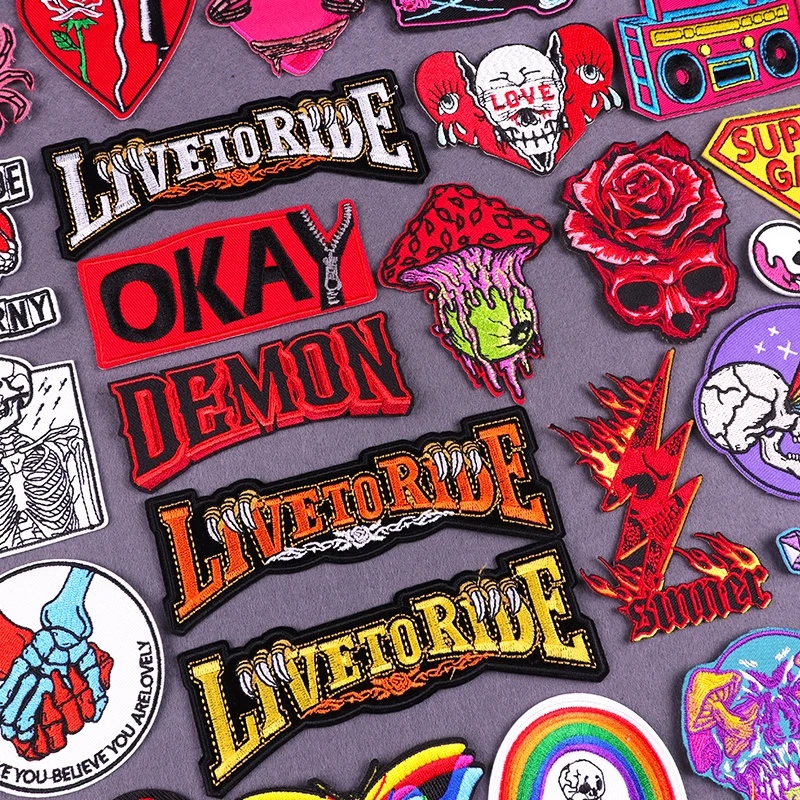 Live To Ride Patch Moto Biker Patch Ricamate Per Abbigliamento Toppe Termoadesive Sui Vestiti Patch Fiamma Teschio Punk