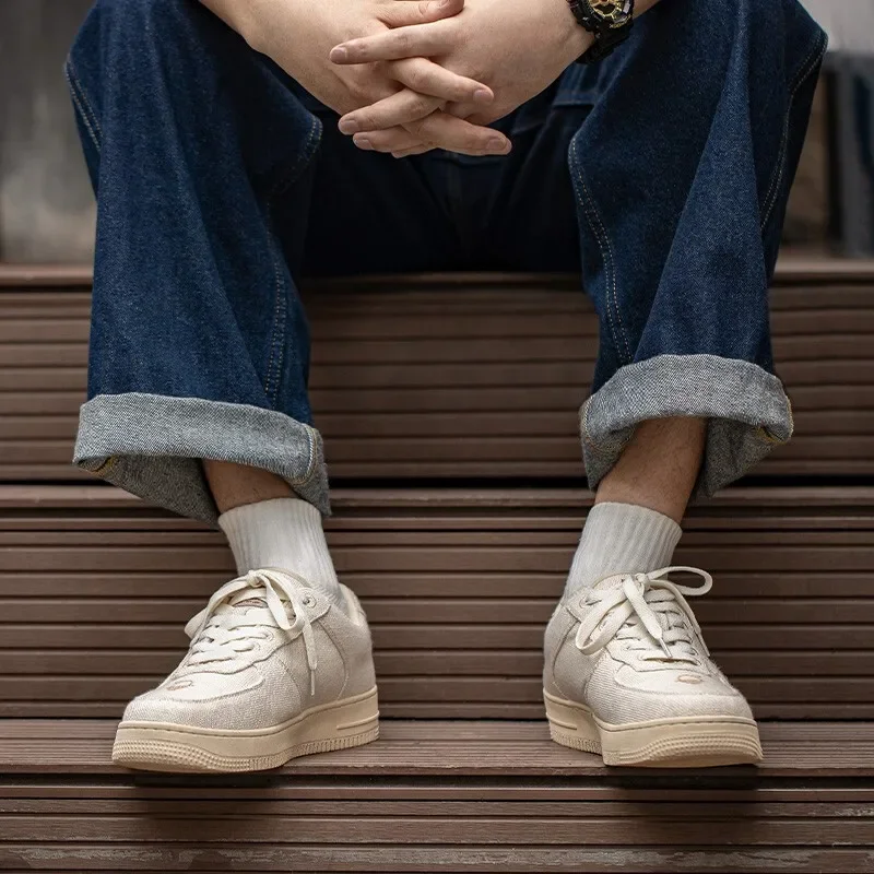 

2023 New Men's Casual Sports Shoes Vintage Summer Large Size Breathable Casual Linen Embroidery Board Shoes Hot sale