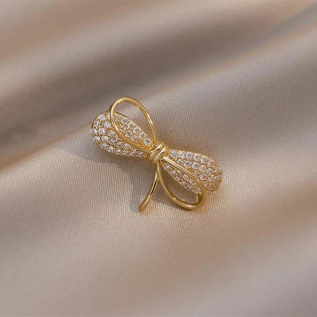 Brooch Pins for Women Fashion, Decorative Safety Pins for Clothes, Sweater  Shawl Clip Gold Bling Flower Butterfly Bowknot Brooch Pins for Women, Faux