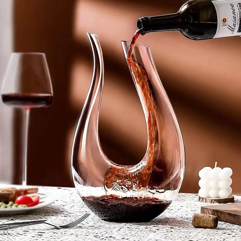 Lead-free U Shape Design Wine Carafe Wine Aerator Crystal Glass Decanters and Carafes 1.5L