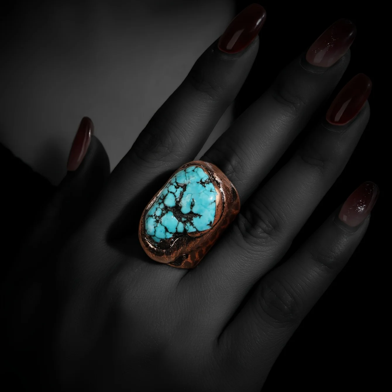 

YEEVAA 1pc Vintage Ring Natural Turquoise Wide Cuff Band Match Daily Outfits Suitable For Men Women (Stone Is Uncertain Shape)