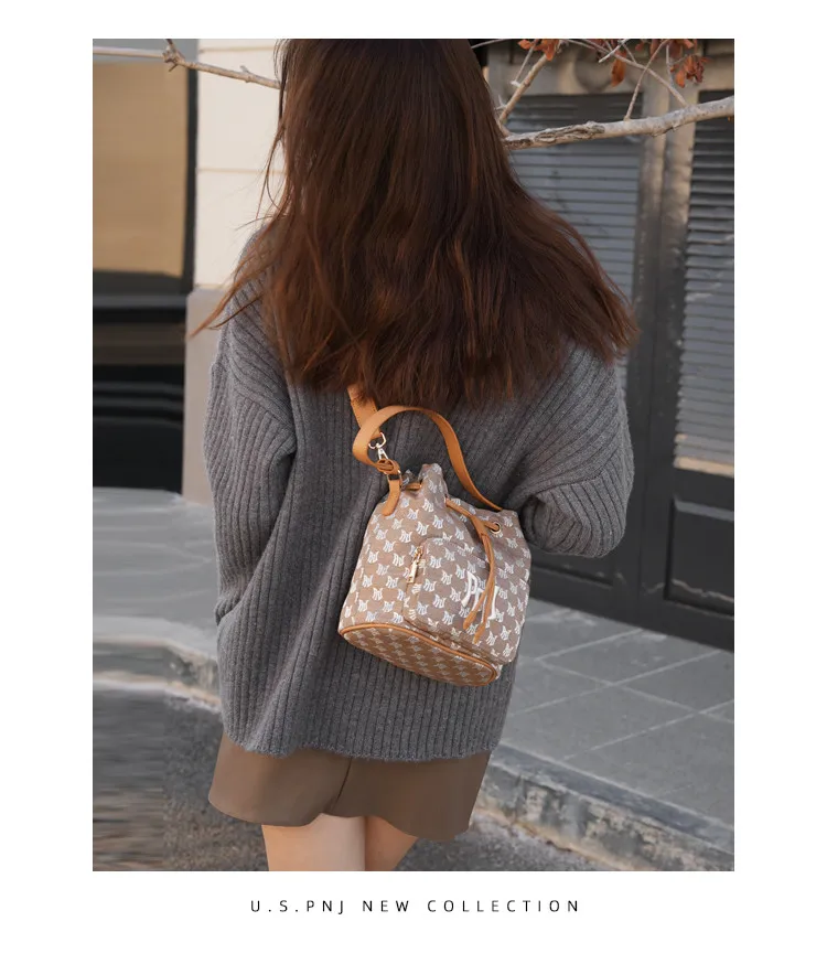 PNJ Manchurian messenger bag women's casual 2024 new fashion shoulder bag fresh trend satchel nylon