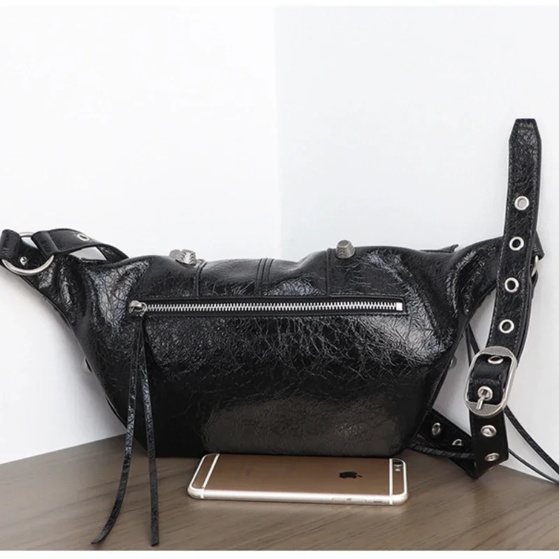 

Chest Waist Bag Wax Motorcycle Oil Bag Crossbody Sexless Bag Leather Genuine Leather Women's Rivet