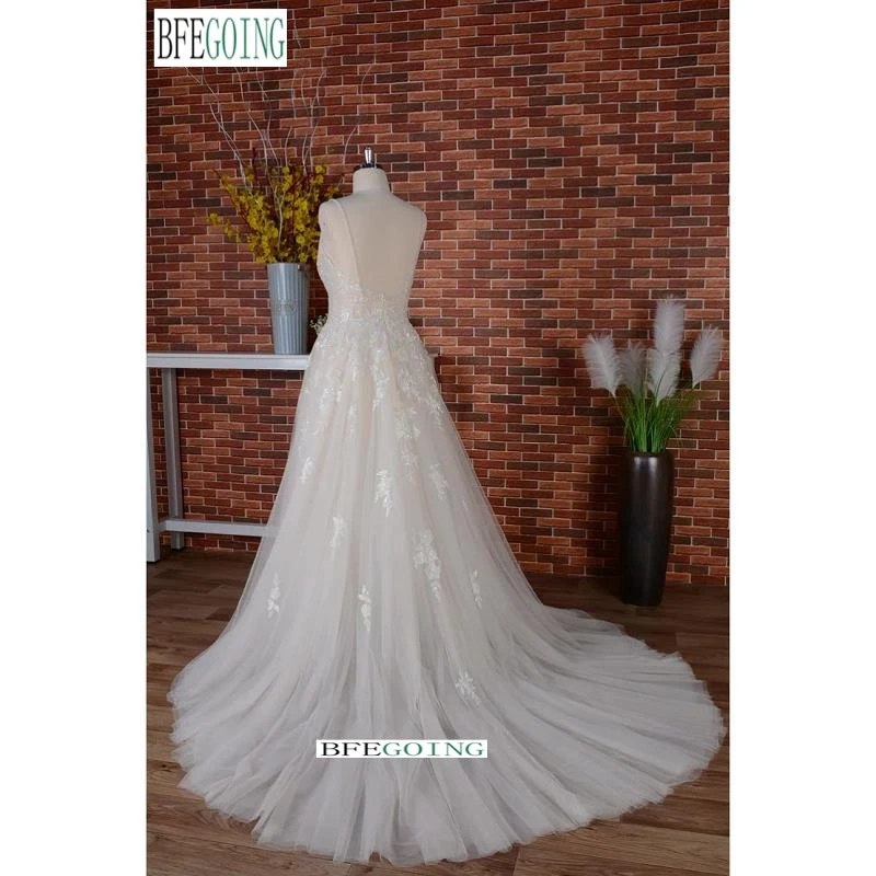 Lace A-Line Wedding Gowns Chapel Train Custom Made Floor-Length V-Neck Spaghetti Straps Appliques Bridal Dresses