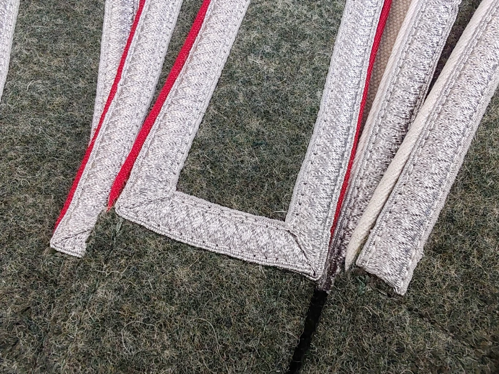 Reproduction WWII German WH Elite panzer shoulder boards metal wire